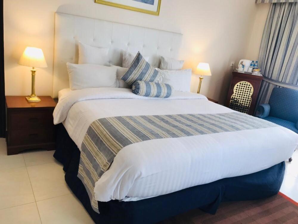Beach Luxury Hotel Karachi Eksteriør bilde