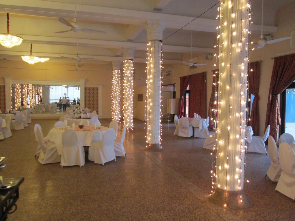 Beach Luxury Hotel Karachi Eksteriør bilde